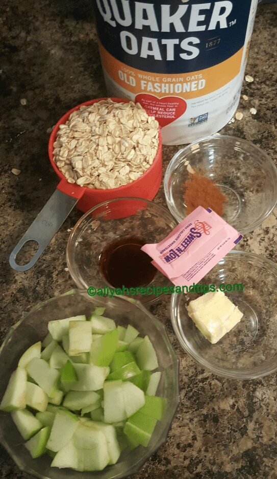 Apple cinnamon oatmeal, is a simple breakfast made with roll oat, apple, cinnamon, butter to elevate the taste. It doesn't take time and delicious!