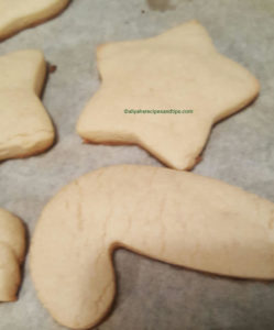 sugar cookies, easy sugar cookies, Sugar cookies with icing, best sugar cookies, soft and chewy froested sugar cookies,snowman cookies, soft christmas cut out sugar cookies, sugar cookies recipe, Christmas cookies,flower, easter, holiday, new year, American cookies, birthday, grocery store, store bought, lofthouse, cookies, Christmas, pink, Icing, Wedding, Dessert, Decorated, plain cookies, royal icing,